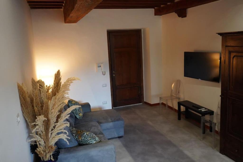 Loft Moderno Ubicato Nel Centro Storico Di Lucca Apartment Bagian luar foto