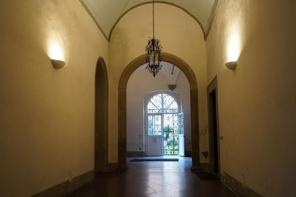 Loft Moderno Ubicato Nel Centro Storico Di Lucca Apartment Bagian luar foto